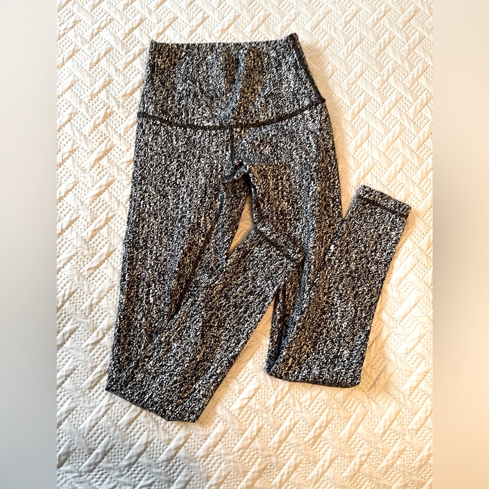 Lululemon wonder under